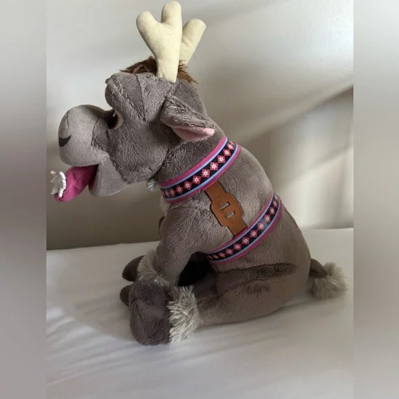 Disney Store Frozen Share The Magic Holiday Sven Plush - Picture 4 of 6